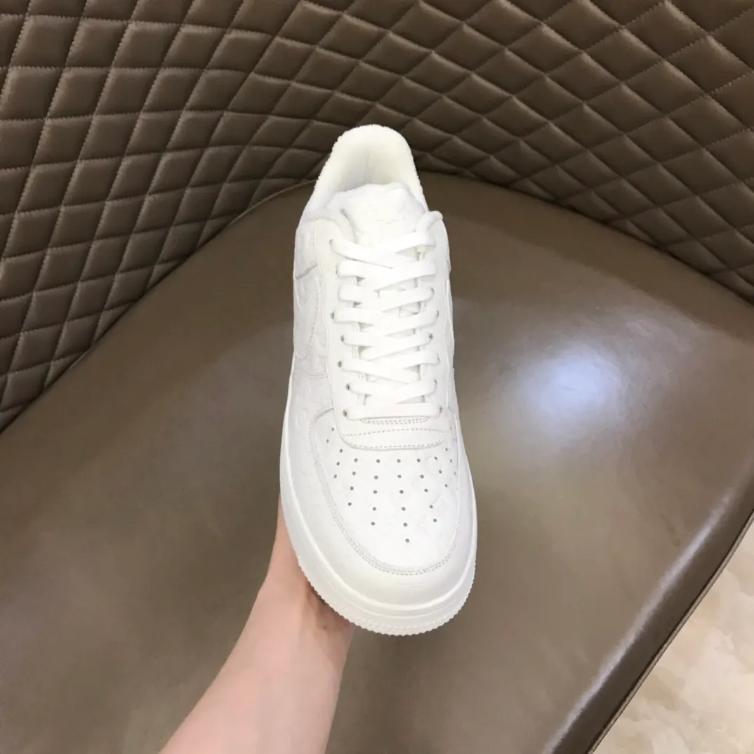 Men's shoes💰p440 "*oui* Vuitto*" x OFF-WHITE x Nike three-party collaboration! Trendy and cool men's casual sports shoes with unrivaled color matching. The design idea basically continues the style of THE TEN. The Swoosh line and tongue label have a very familiar visual effect and are both fashionable and trendy! A must-have for fashionistas! The effect on your feet is absolutely stunning! Size: 38-45